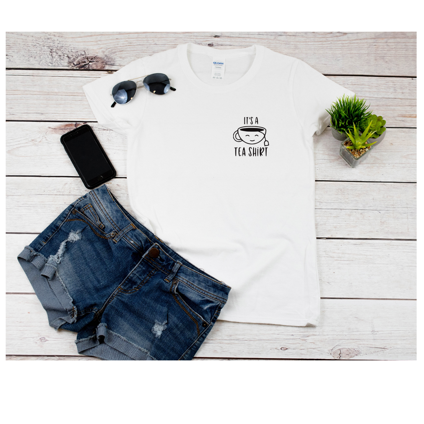 'It's a tea shirt' T-shirt
